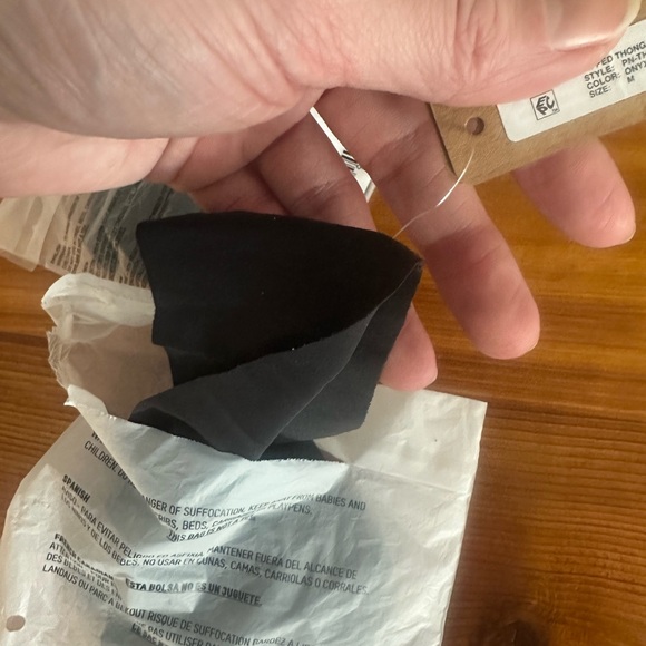 SKIMS Thong Panty Bundle - Picture 4 of 4